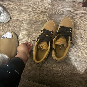 Nike Men's Brown Sneakers with Black Laces